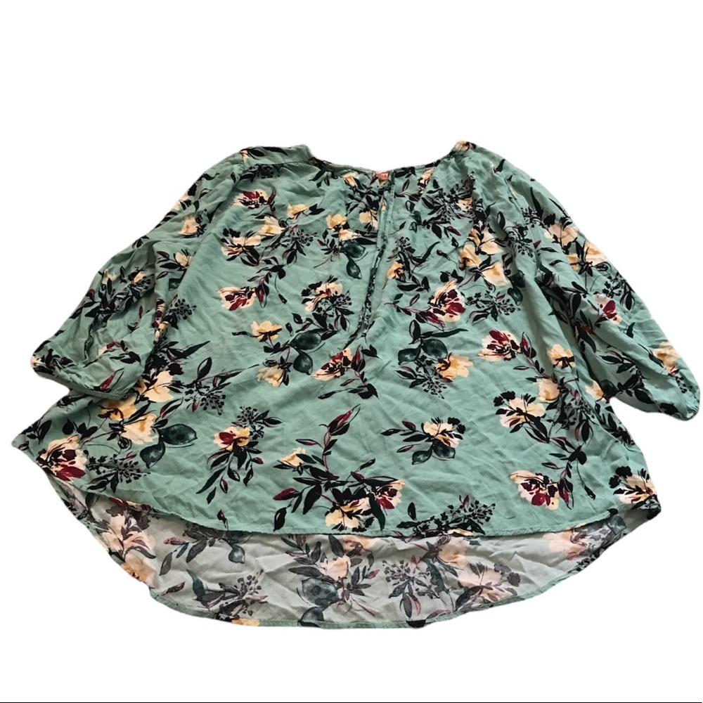 EVRI floral wide sleeve tie front size 3X blouse